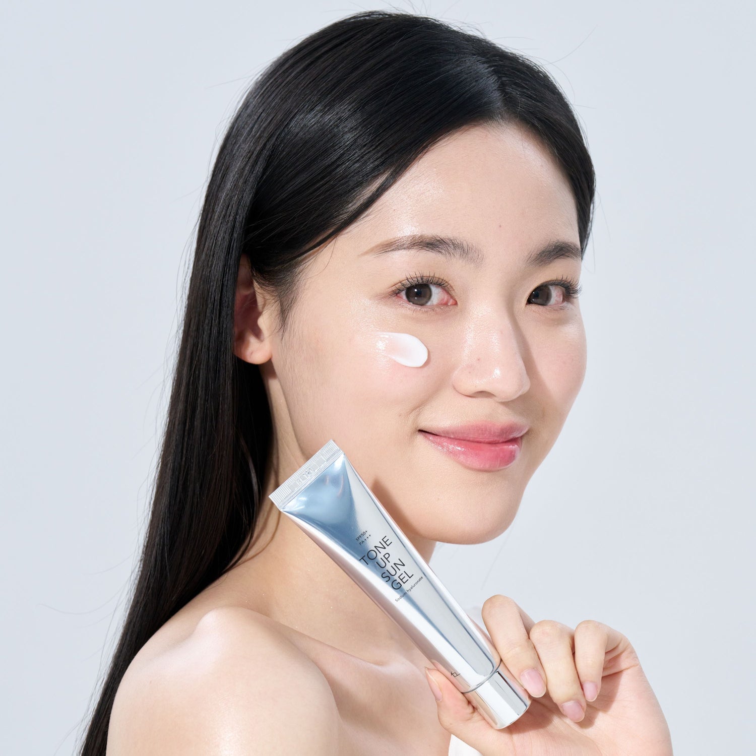 最新企劃江南清潭洞GD造型室採訪 韓國KY無瑕粹亮清潤氣墊N12大X1 MINI氣墊X1PONY及藝人彩妝師私心推薦KY精萃亮折光潤顏防曬乳X2