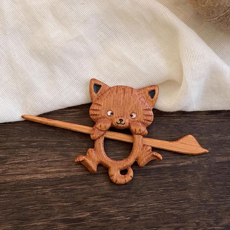 新品上架【梨花瑪雅】🐕🦺🐭🐱秋冬流行實木動物針織毛衣髪飾胸針(3款)