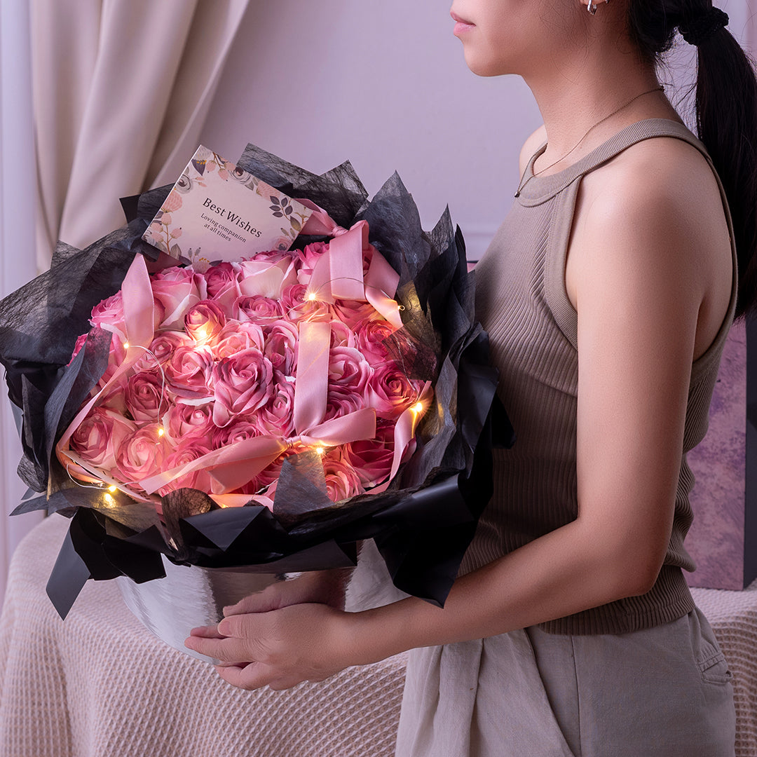 🆕新品上架【梨花瑪雅】💖七夕禮物高級感心型漸層色玫瑰香皂花束桶(2色)閨蜜禮物,情人禮物