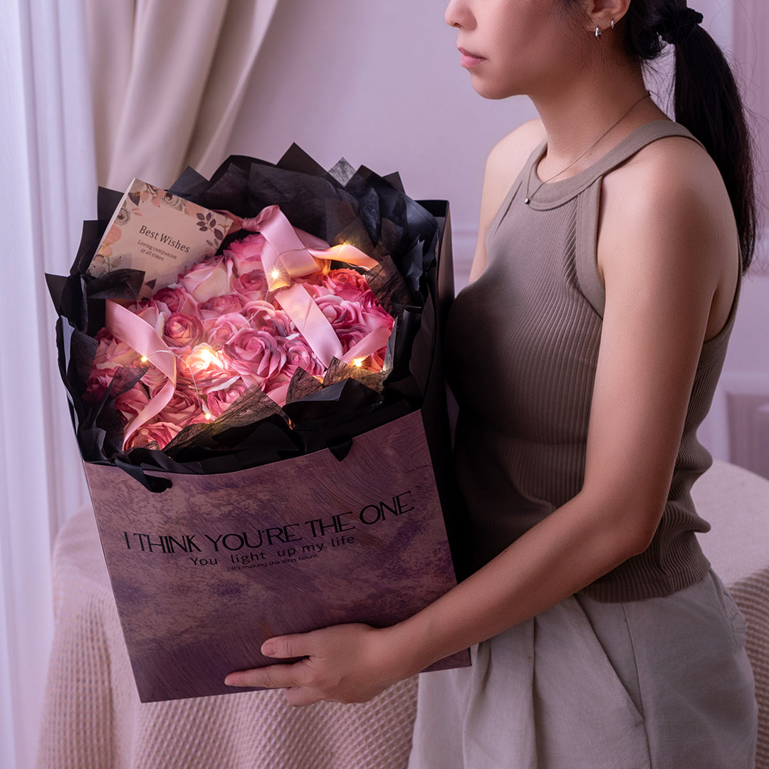 🆕新品上架【梨花瑪雅】💖七夕禮物高級感心型漸層色玫瑰香皂花束桶(2色)閨蜜禮物,情人禮物