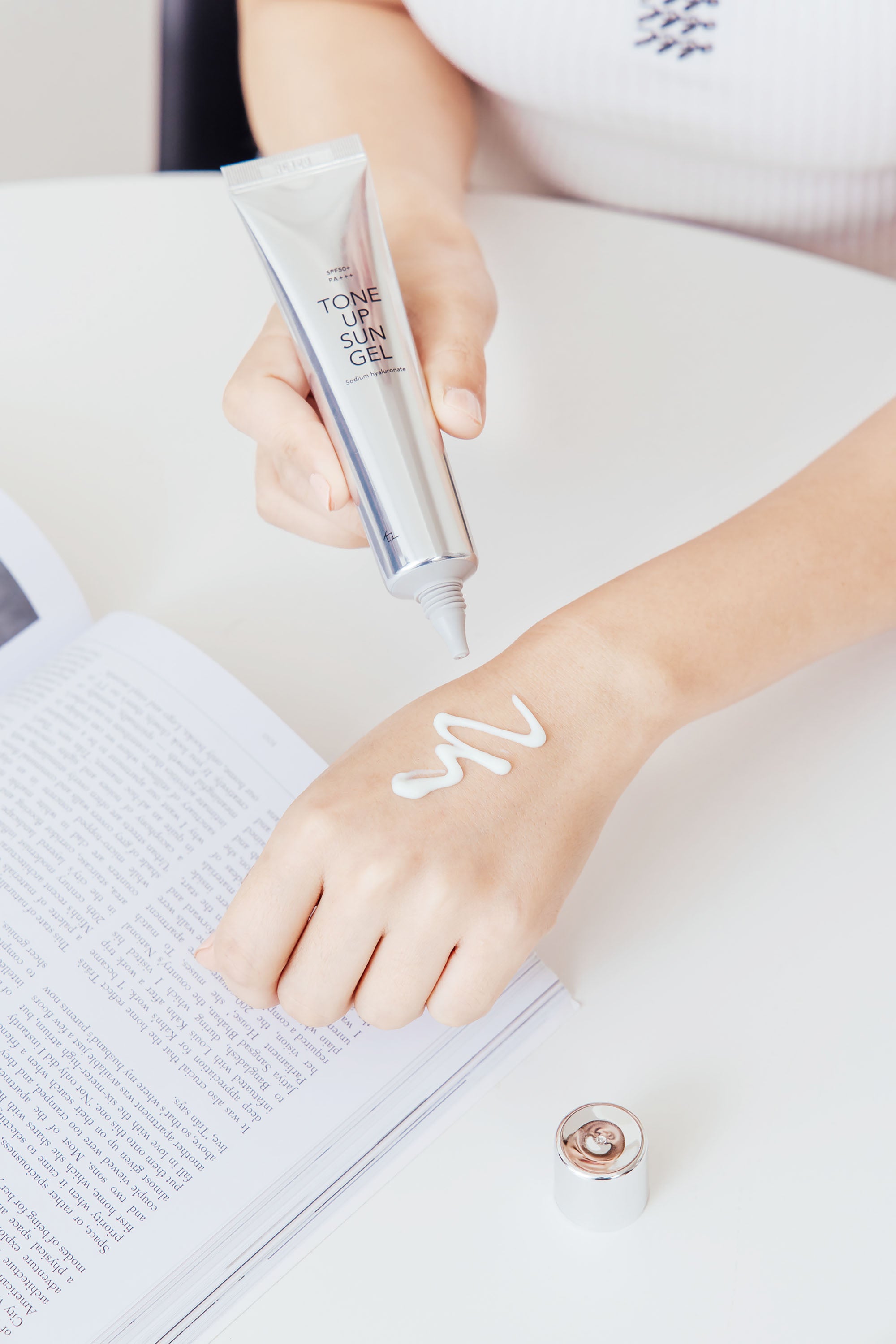 韓國江南清潭洞最頂級G-Dragon造型室採訪✨韓國最頂美妝部落客PONY及藝人彩妝師私心推薦韓國KY精萃亮折光潤顏防曬乳35ml