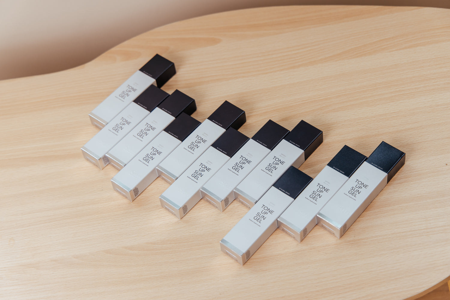 韓國江南清潭洞最頂級G-Dragon造型室採訪✨韓國最頂美妝部落客PONY及藝人彩妝師私心推薦韓國KY精萃亮折光潤顏防曬乳35ml