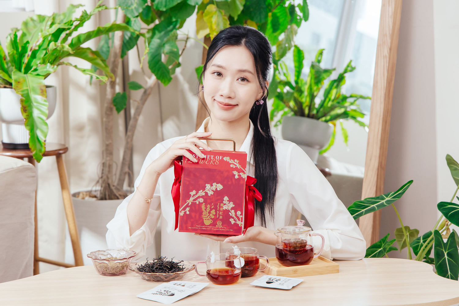 🏆獨家販售【梨花瑪雅】 安心茶認證🤞來自南投純淨山水的百年紅茶園搭配珍稀龍眼花的龍香紅茶禮盒