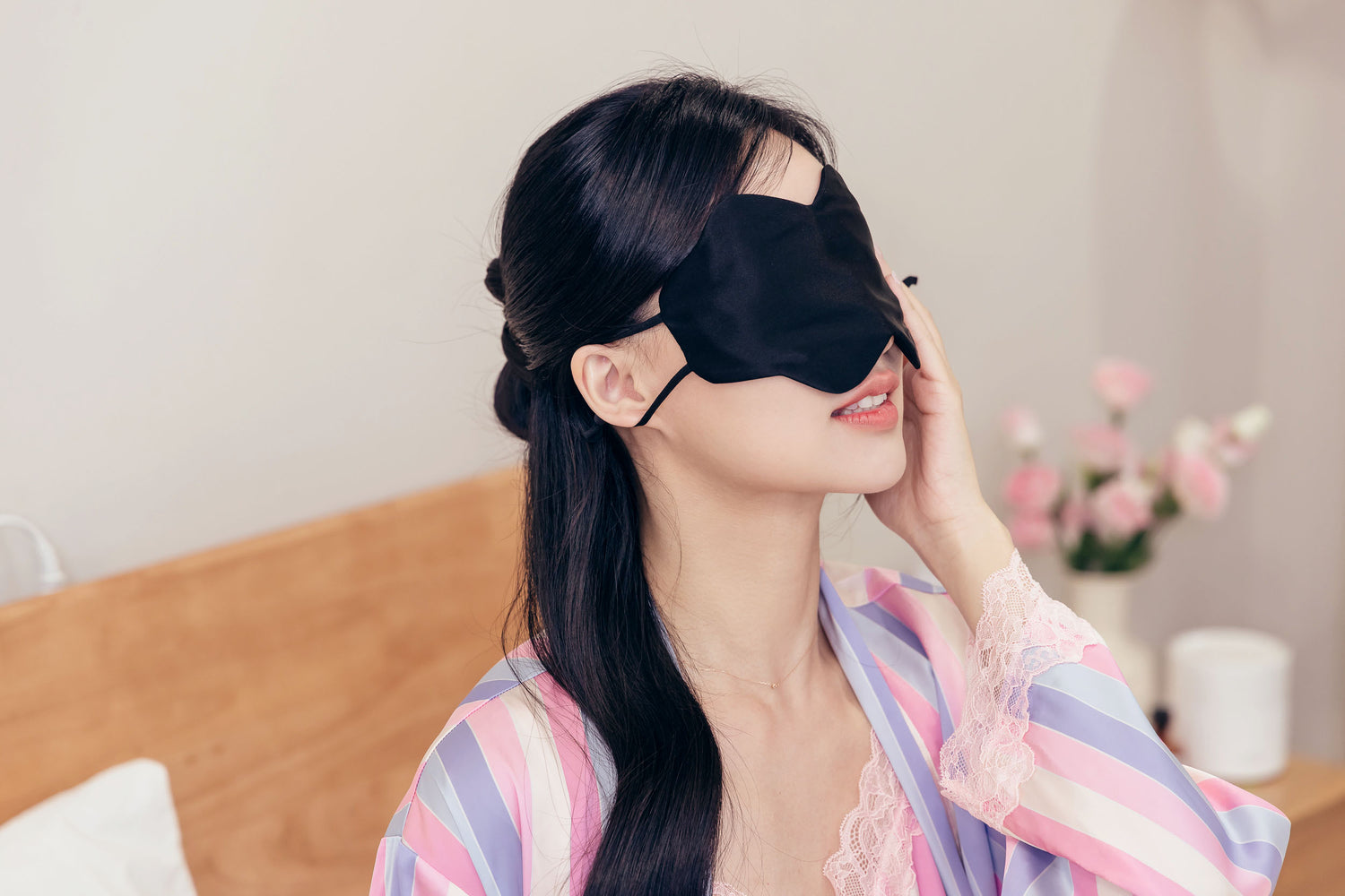 【梨花瑪雅】新品上架🤞選品夏季涼感薄款真絲雲朵睡眠遮光透氣眼罩(三色)