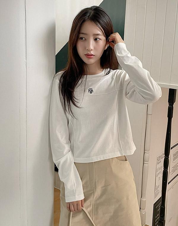 Korean muahmuah embroidered logo 3D line thin long-sleeved T-shirt (ready in stock)