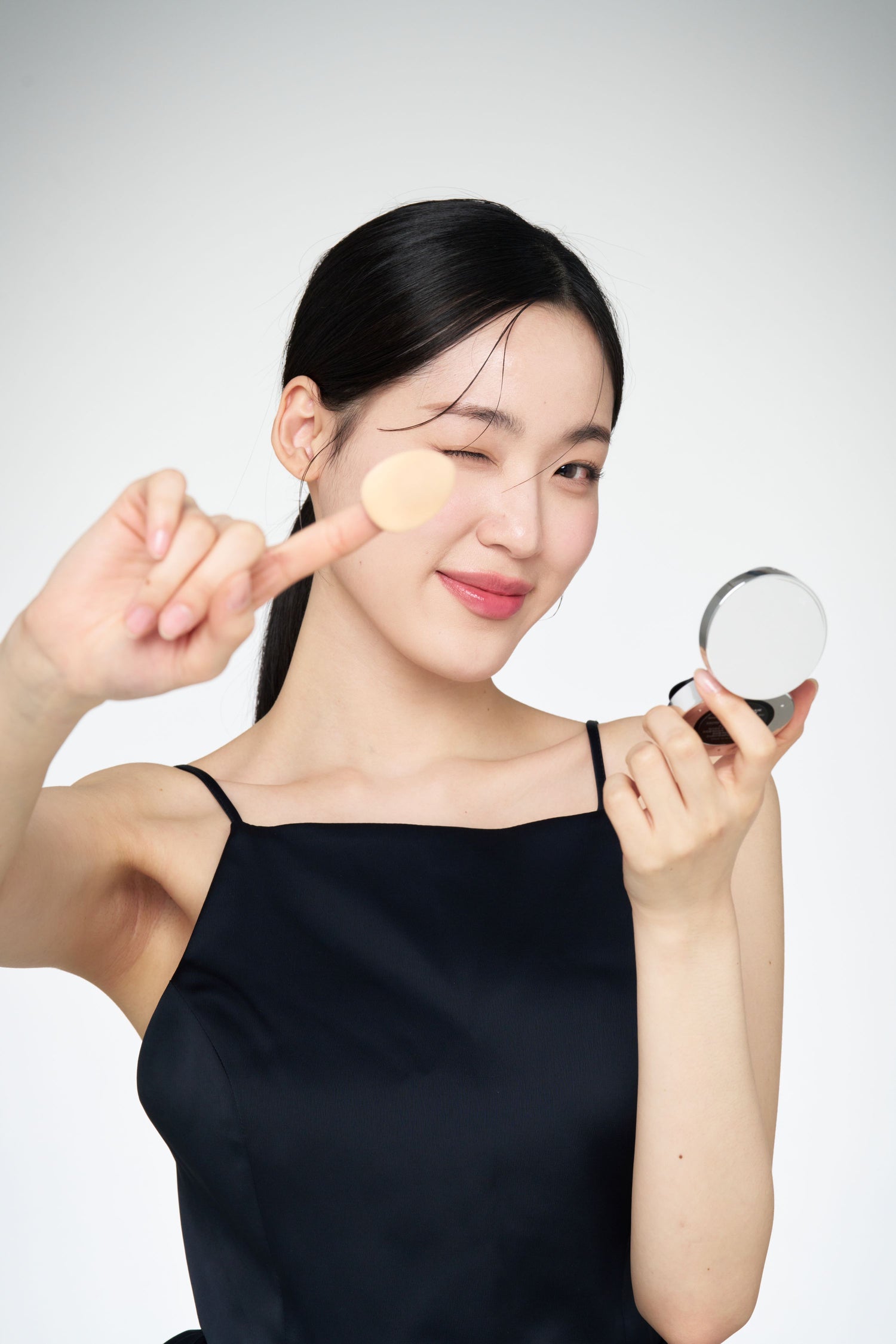 最新企劃江南清潭洞GD造型室採訪韓國KY無瑕淬亮輕潤氣墊N12X兩盒四蕊限量MINIX1防曬35mlX1