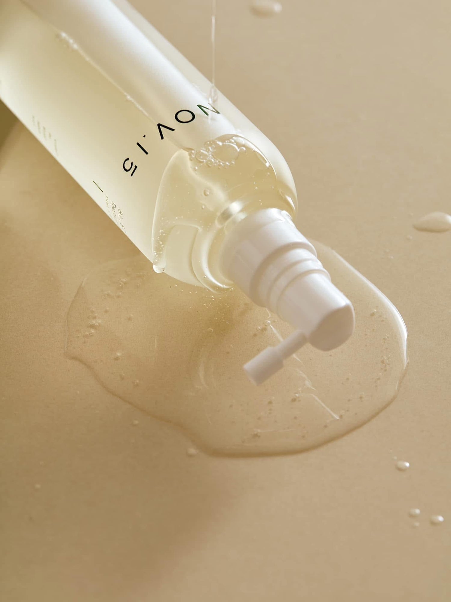 夏日必備清涼抗屑組✨NOV.15曠野綠茵茶樹舒緩洗髮精500ml+散沫花萃活氧復甦護髮乳500ml++檸果酸毛孔平衡頭皮軟化角質噴霧150ml(三入優惠組)