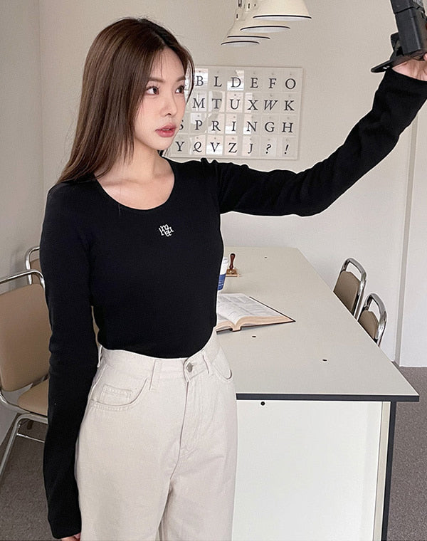 韓國 muahmuah  刺繡LOGO  U領彈力棉 長袖T恤  (現貨+預購)