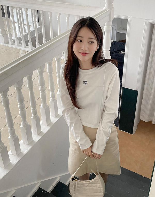 韓國 muahmuah 刺繡LOGO 立體線條 薄長袖T恤  (現貨)