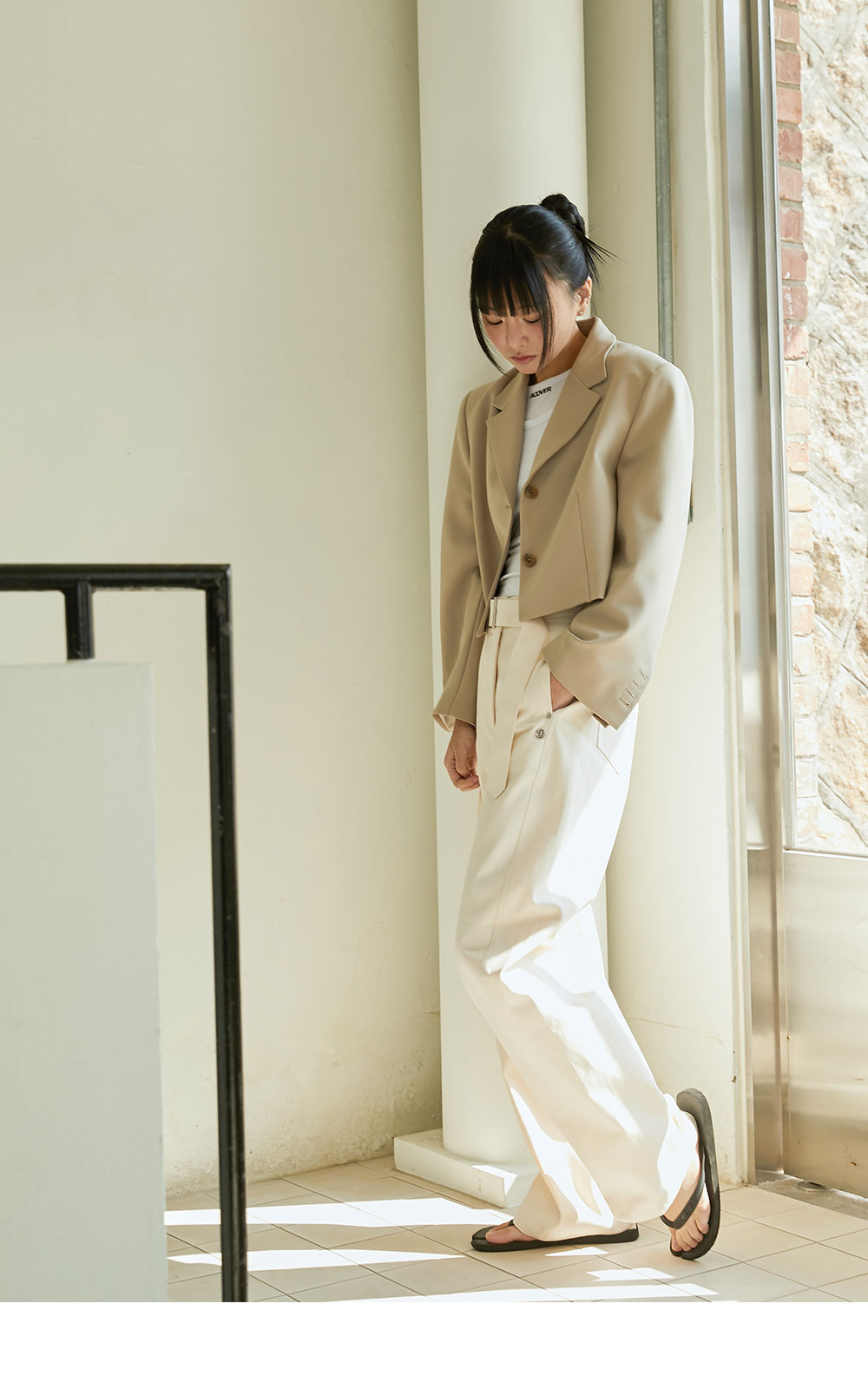 韓國 ACOVER   設計鉚釘腰帶挺感休閒牛仔褲 (現貨+預購)