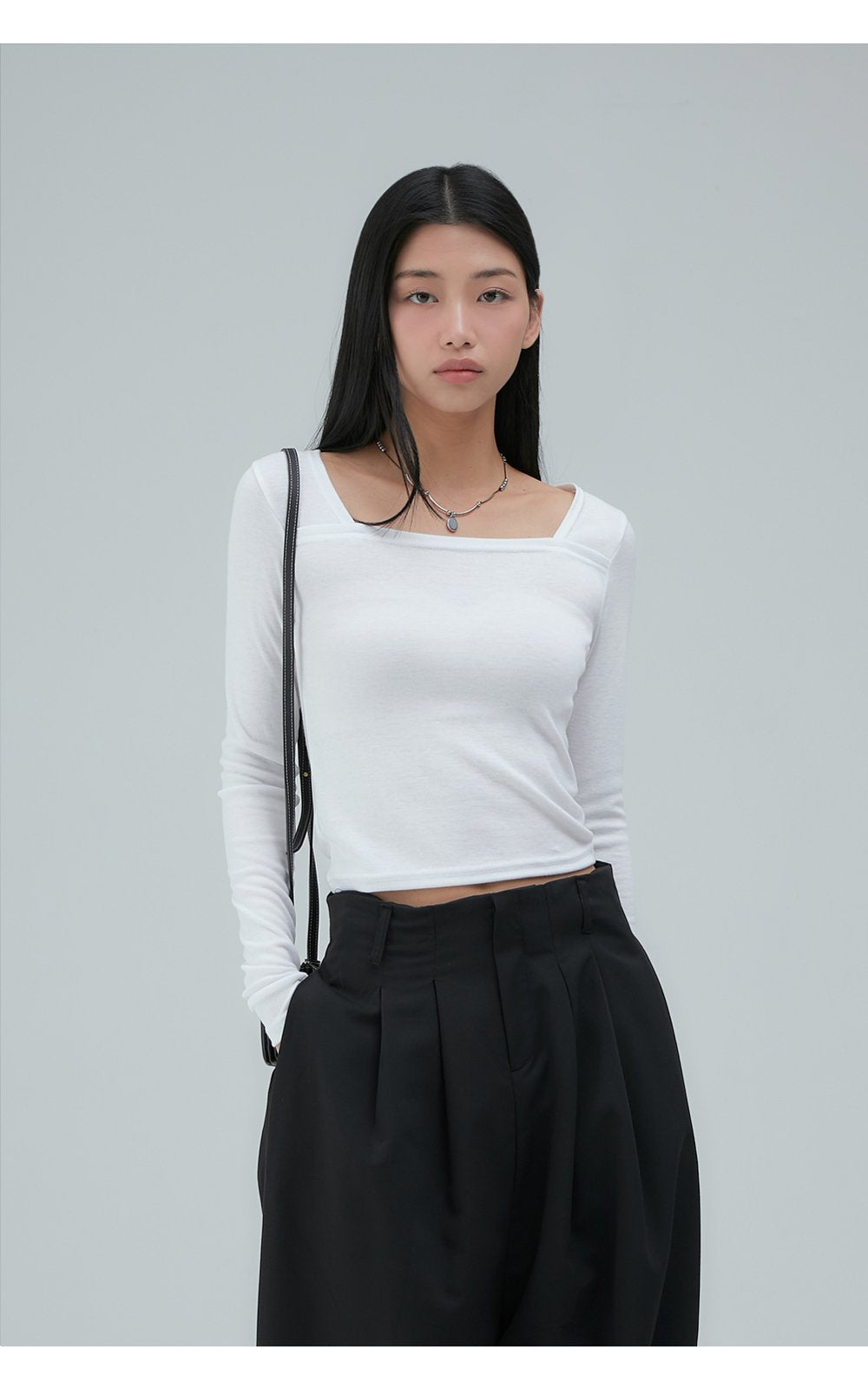 韓國 ACOVER 透氣方形線條開叉 舒適合身長袖T恤  (現貨+預購)