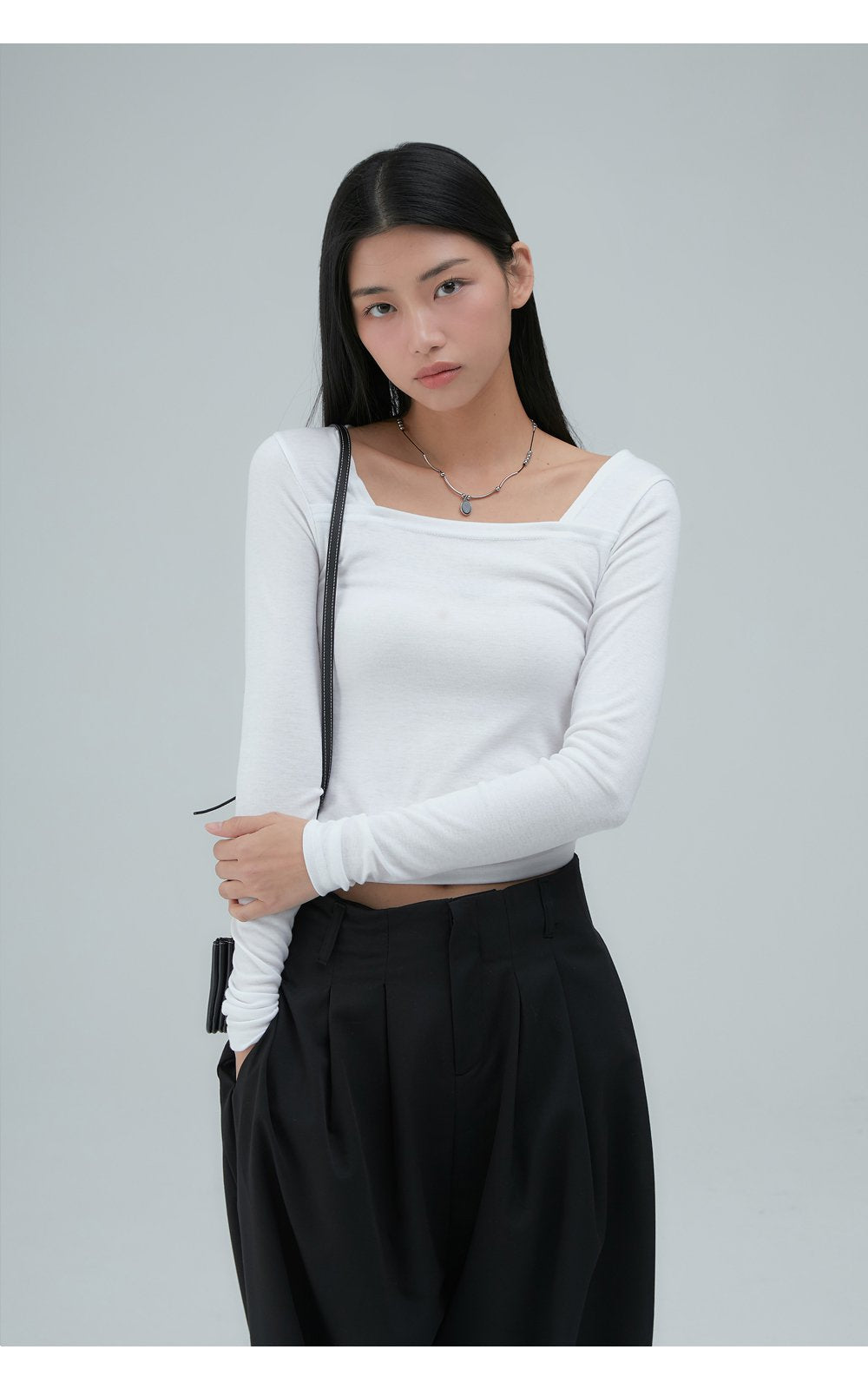 韓國 ACOVER 透氣方形線條開叉 舒適合身長袖T恤  (現貨+預購)