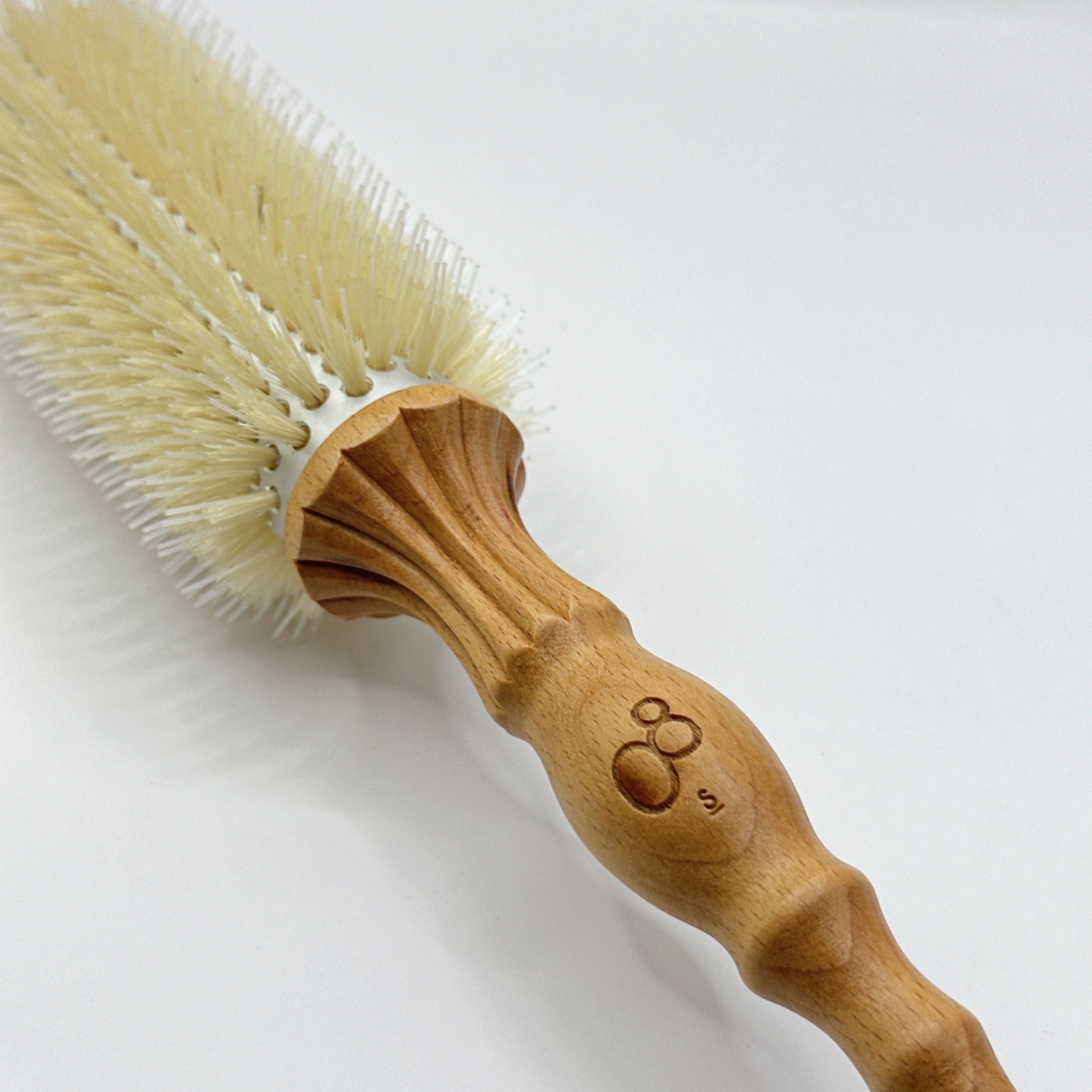 韓國KY新品上架💕獨家韓星造型室專用熱導豬鬃毛造型圓梳子 (07/08 尺寸)限量販售