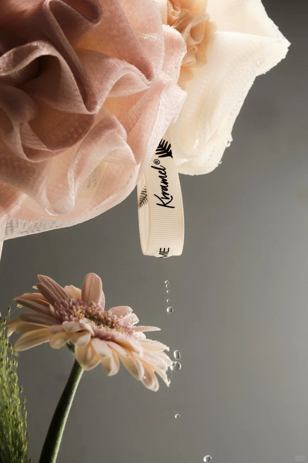 美國 Krramel 玫瑰雙色玫瑰泡澡高檔浴球 (現貨+預購)