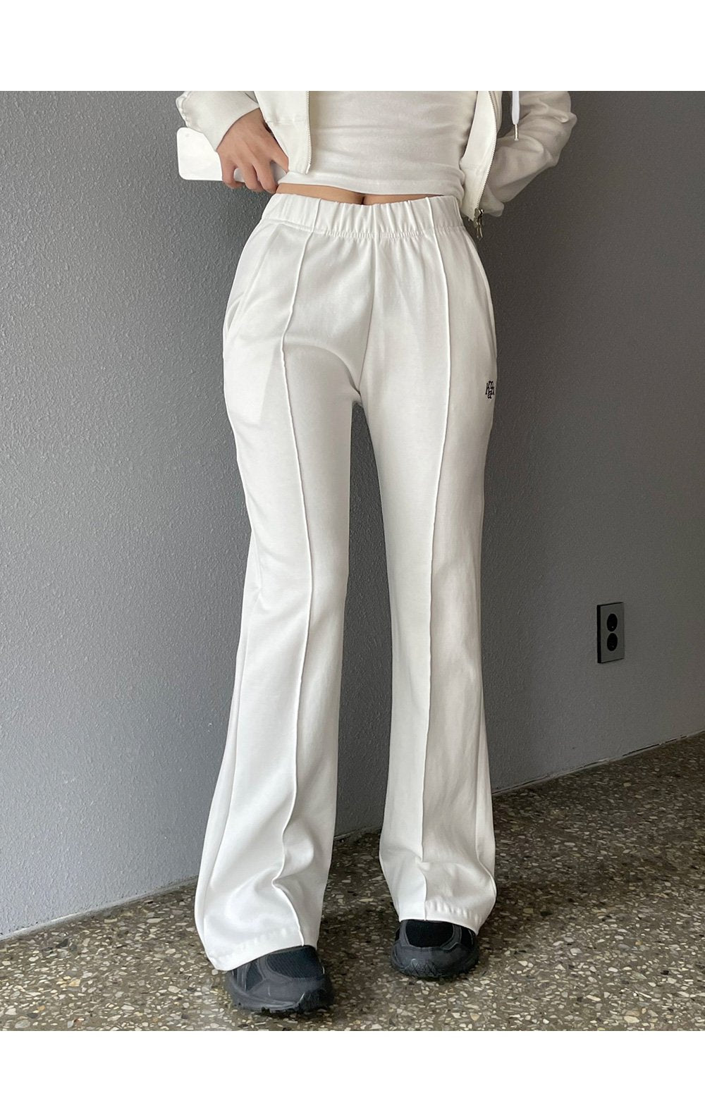 韓國 muahmuah  {SET} 修身款版型 帽子拉鍊外套褲子 套裝  (現貨+預購)