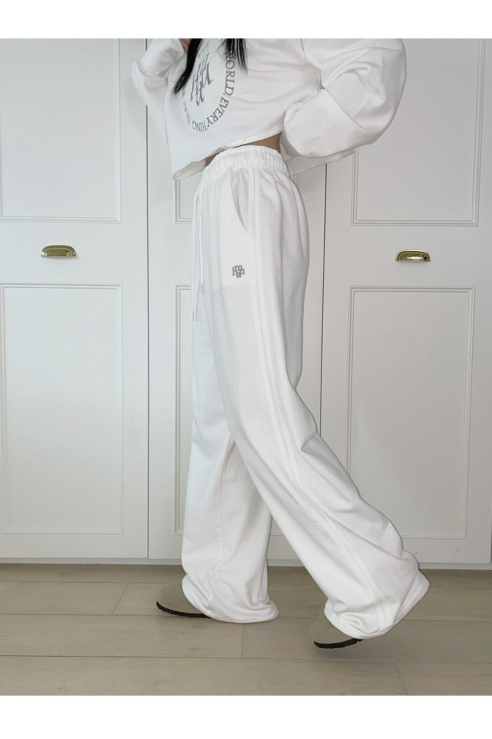 韓國 muahmuah 刺繡LOGO 線條 寬腿 鬆緊帶棉褲  (現貨)