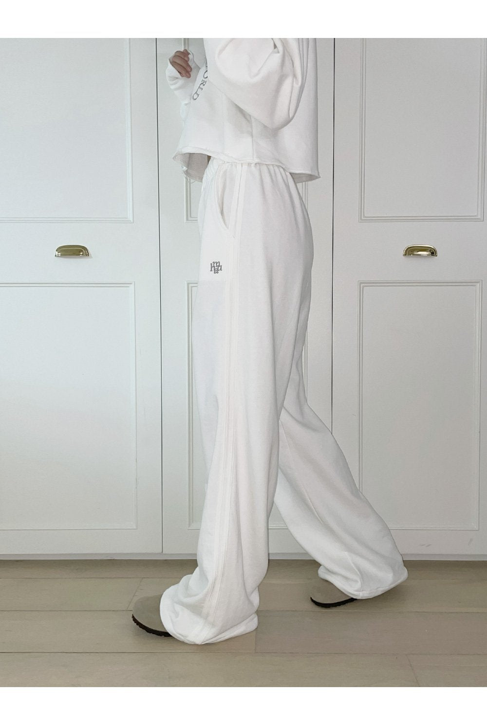 韓國 muahmuah 刺繡LOGO 線條 寬腿 鬆緊帶棉褲  (現貨)