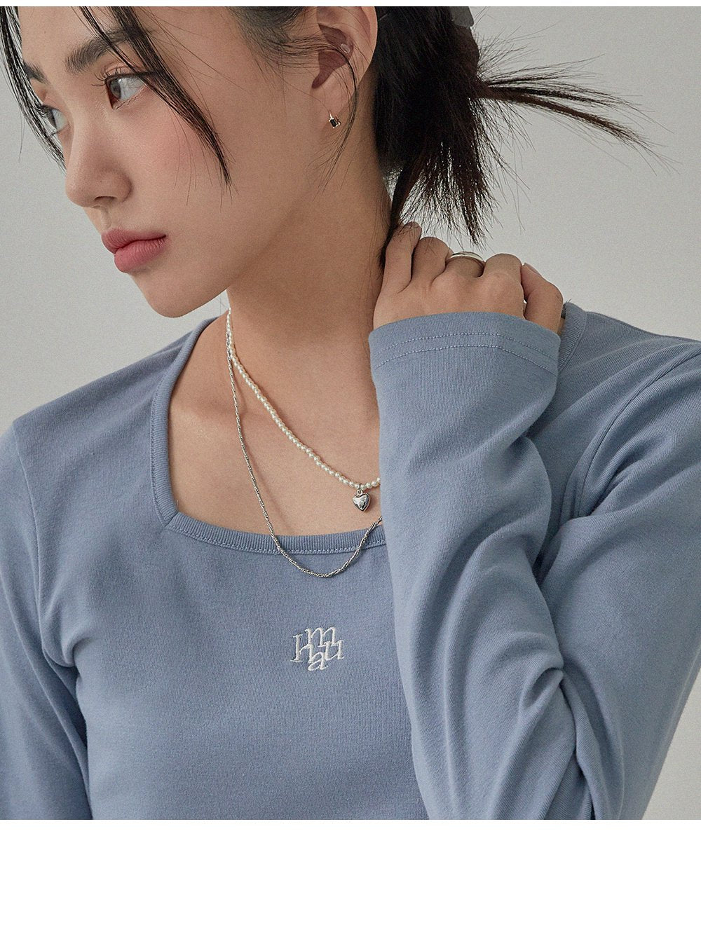 韓國 muahmuah (新品買一送一) 方形領子短身長袖子  (現貨)