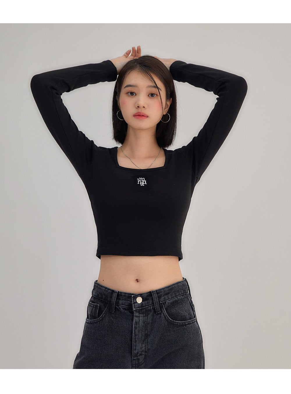 韓國 muahmuah (新品買一送一) 方形領子短身長袖子  (現貨)