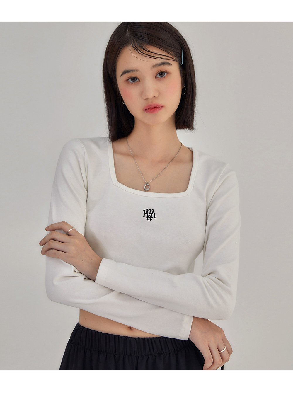 韓國 muahmuah (新品買一送一) 方形領子短身長袖子  (現貨)