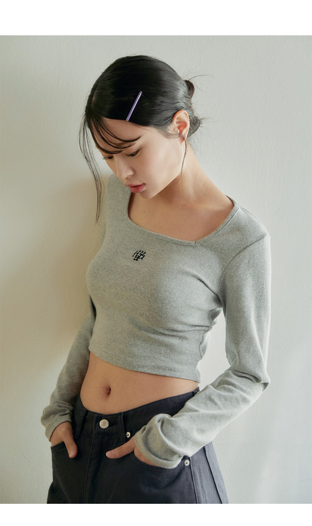 韓國 muahmuah (新品買一送一) 方形領子短身長袖子  (現貨)