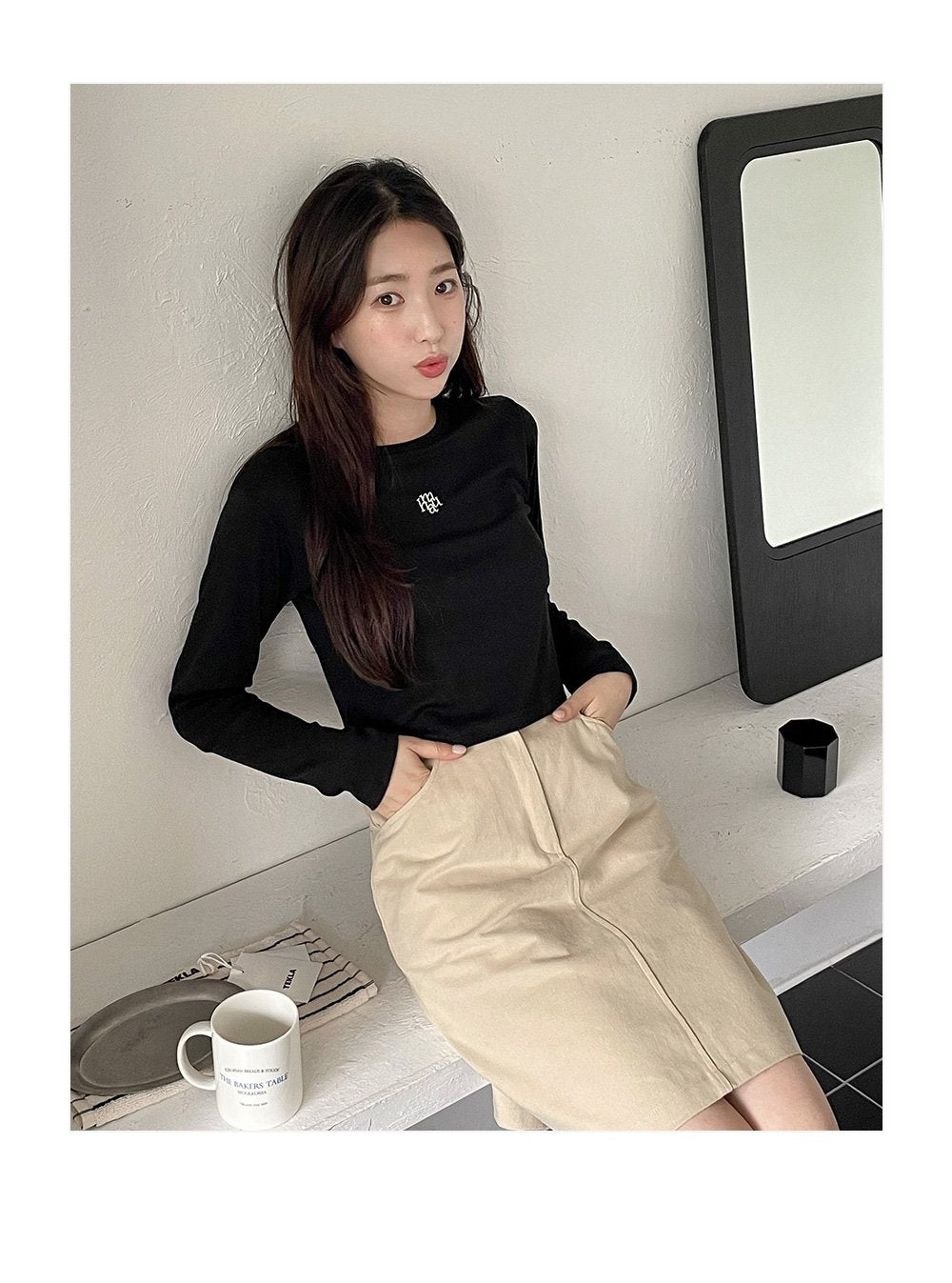 韓國 muahmuah 刺繡LOGO 短版 薄長袖T恤  (現貨+預購)