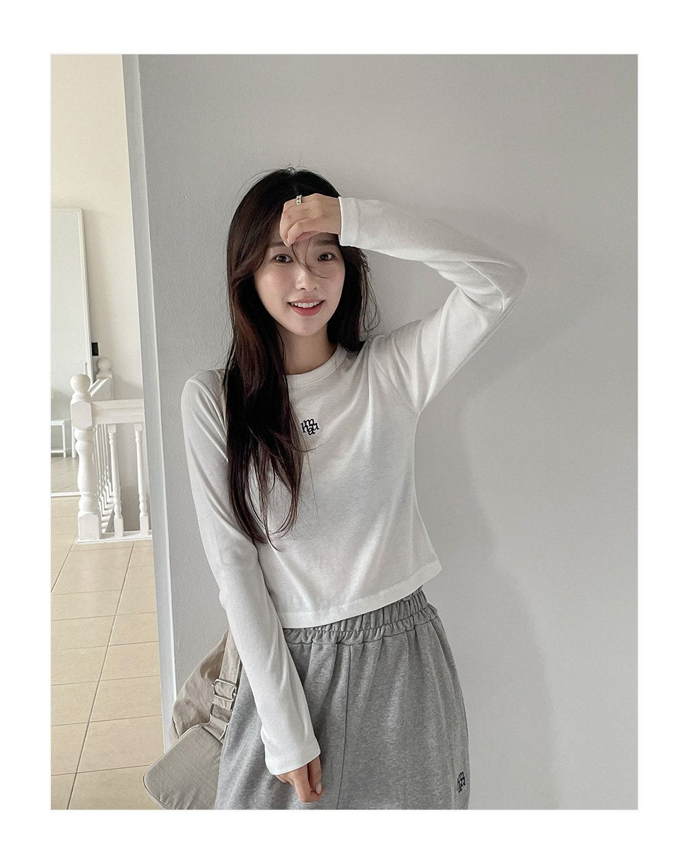 韓國 muahmuah 刺繡LOGO 短版 薄長袖T恤  (現貨+預購)