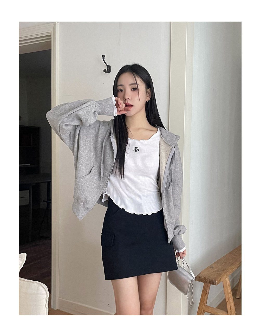 韓國 muahmuah 刺繡LOGO  修身露臍 荷葉邊U領薄長袖T恤  (現貨+預購)