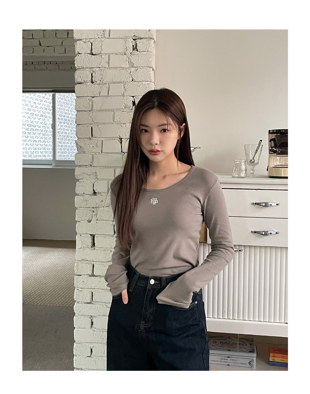 韓國 muahmuah  刺繡LOGO  U領彈力棉 長袖T恤  (現貨+預購)