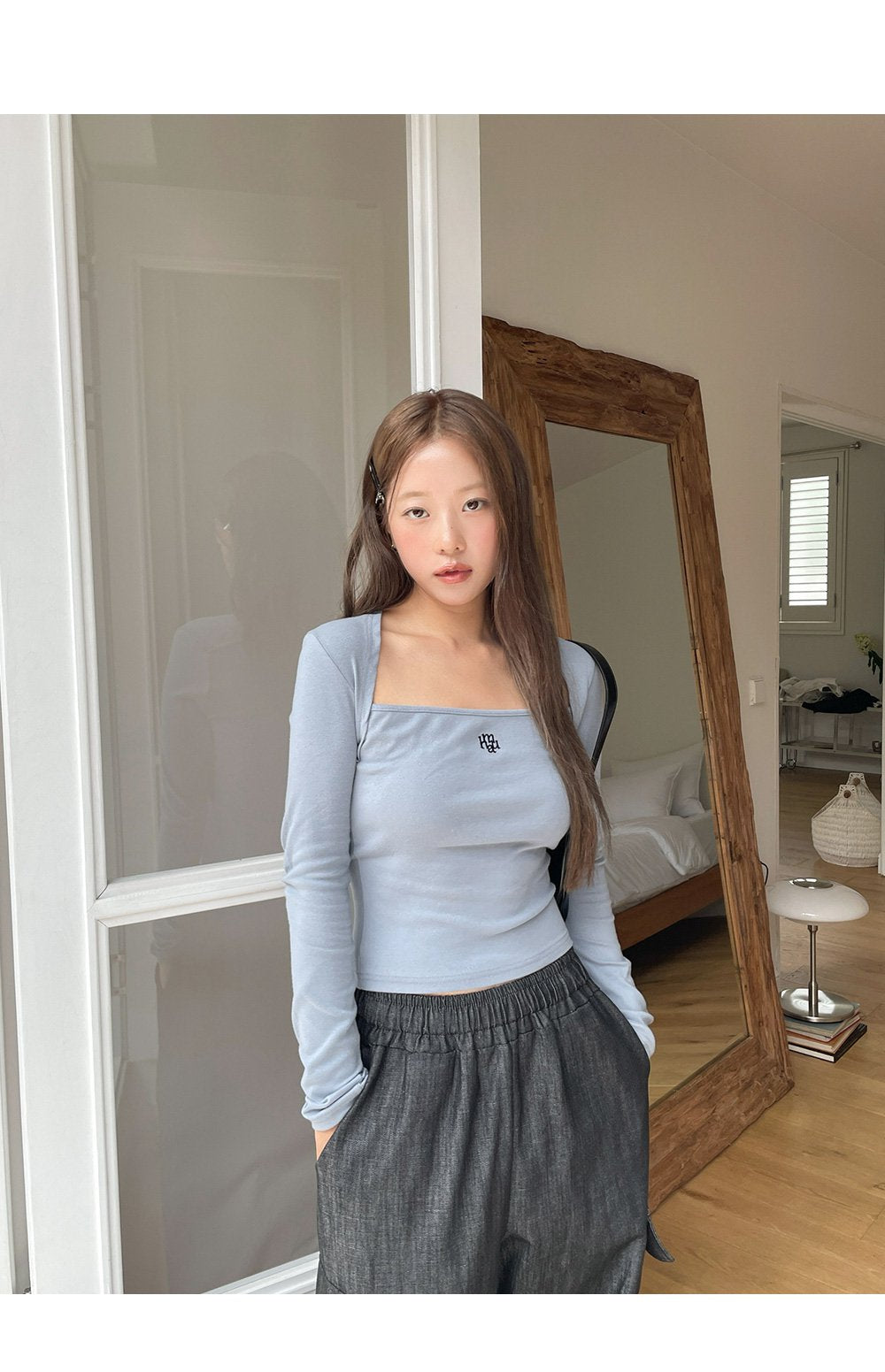 韓國 muahmuah 刺繡LOGO削肩設計短版 長袖T恤  (現貨+預購)