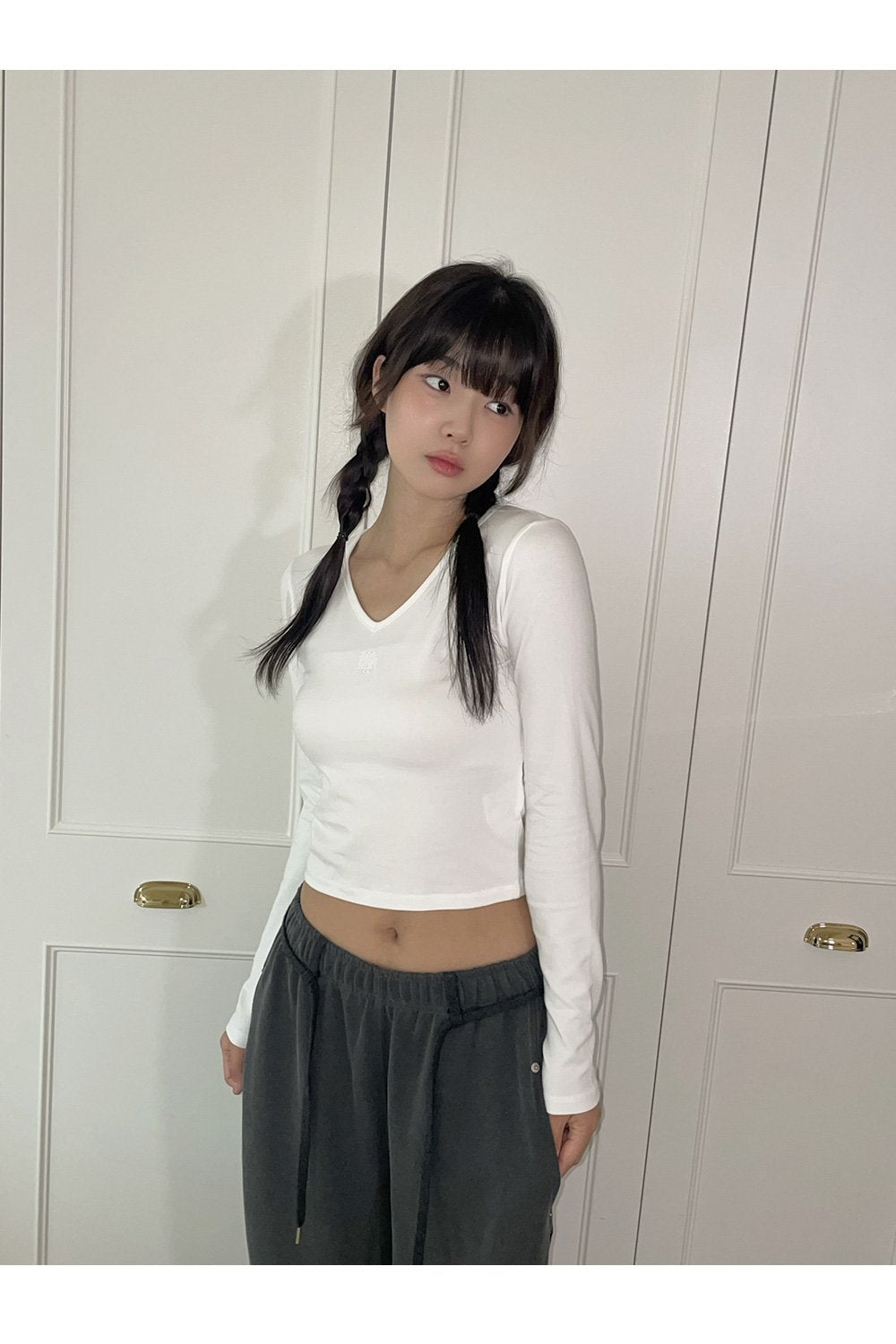 韓國 muahmuah 刺繡LOGO縫線  V領  長袖T恤  (現貨+預購)