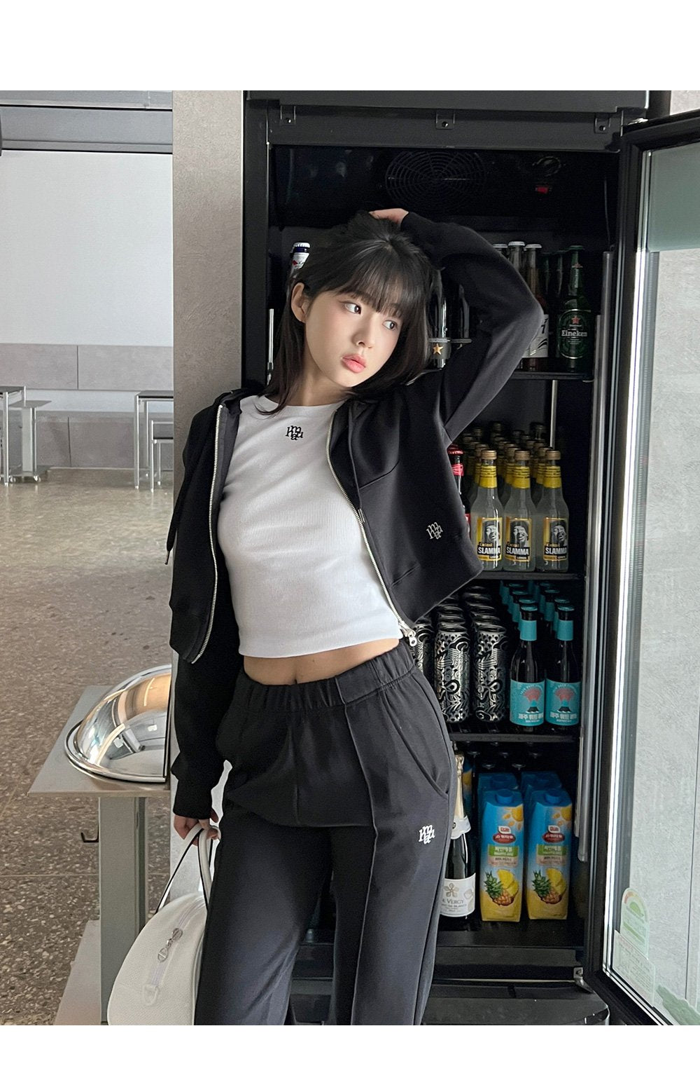 韓國 muahmuah  {SET} 修身款版型 帽子拉鍊外套褲子 套裝  (現貨+預購)