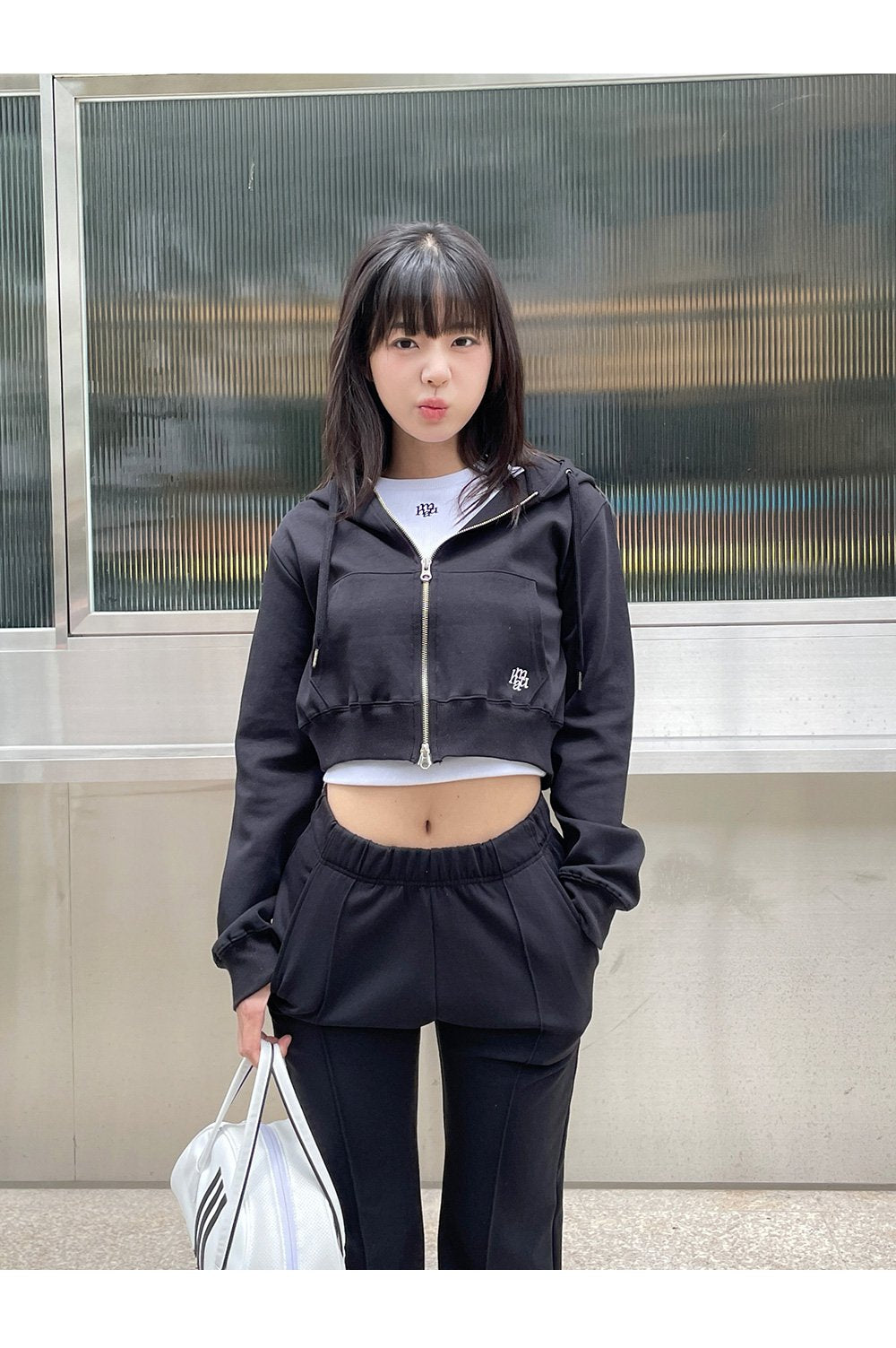 韓國 muahmuah  {SET} 修身款版型 帽子拉鍊外套褲子 套裝  (現貨+預購)