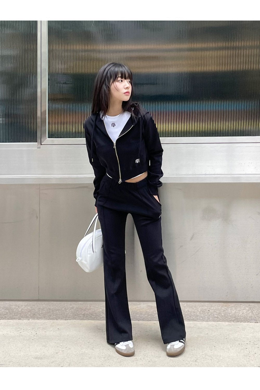 韓國 muahmuah  {SET} 修身款版型 帽子拉鍊外套褲子 套裝  (現貨+預購)