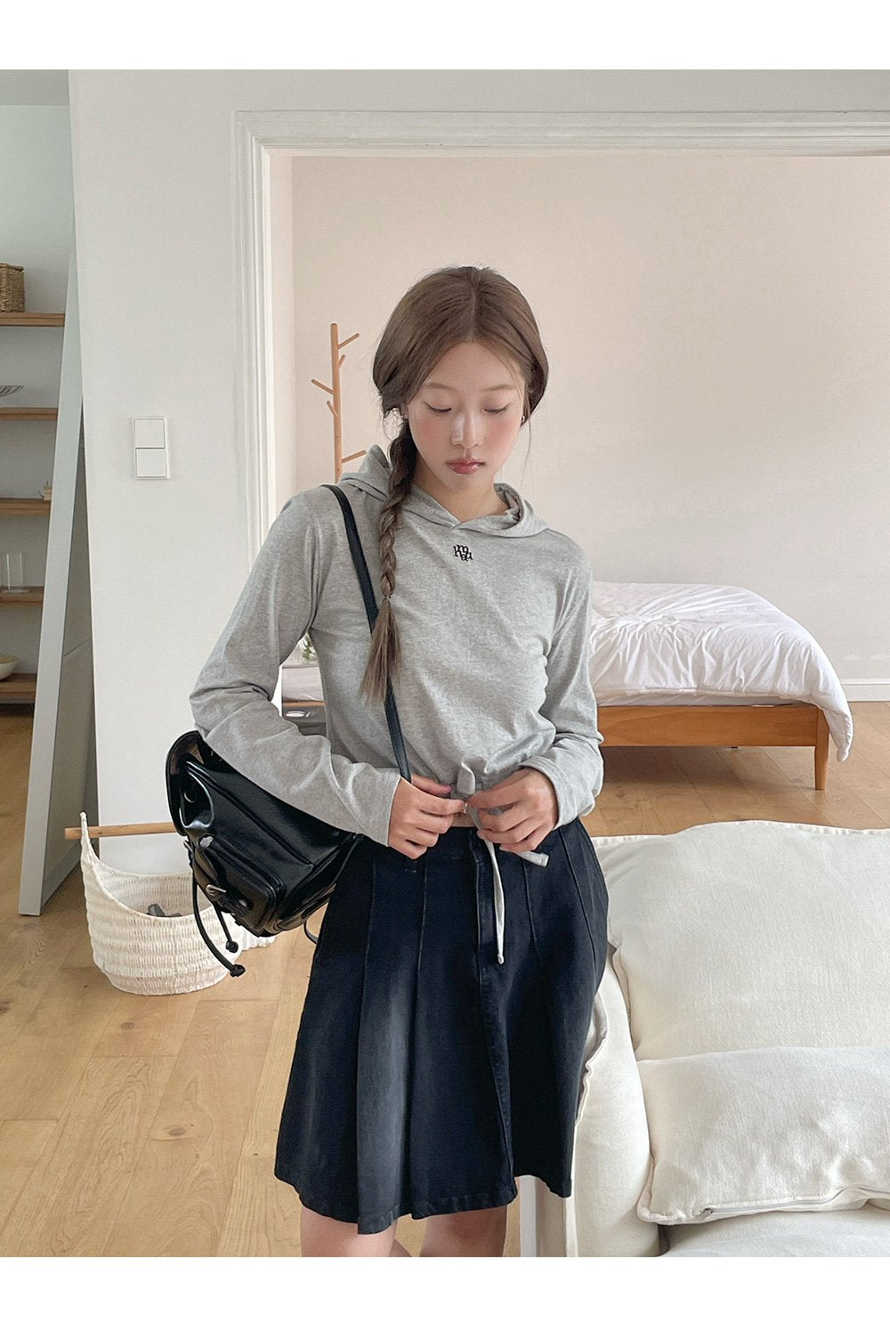 韓國 muahmuah 刺繡LOGO 連帽綁繩 短版 長袖T恤  (現貨+預購)