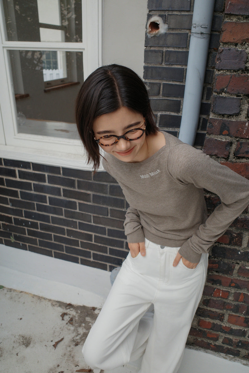 💕韓國 muahmuah 秋款新品 刺繡LOGO一字領薄針織修身上衣 (現貨+預購)