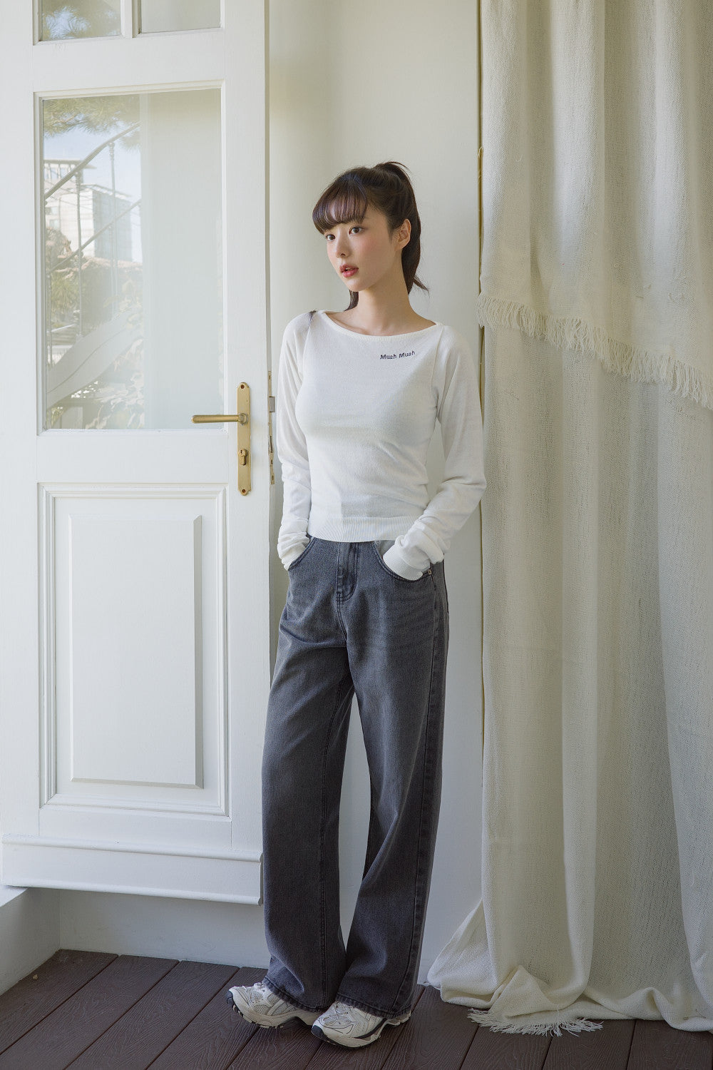 💕韓國 muahmuah 秋款新品 刺繡LOGO一字領薄針織修身上衣 (現貨+預購)