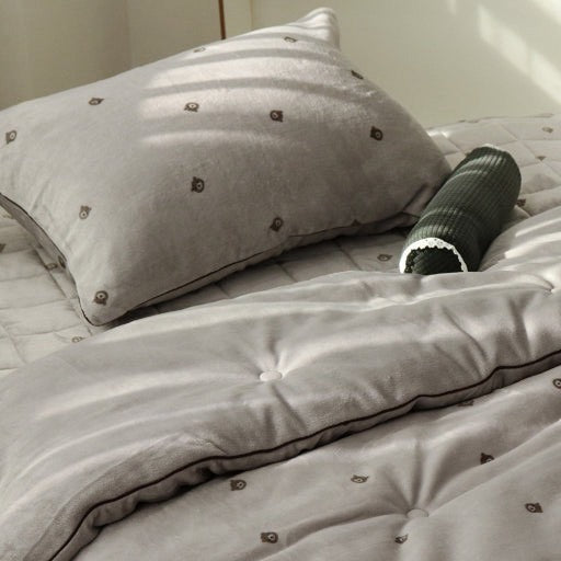 🆕新品上架【梨花娘】💖正韓熱賣🏆特殊特殊超細纖維棉柔軟保暖輕盈熊熊刺繡冬被(3色)🐻💖韓國連線