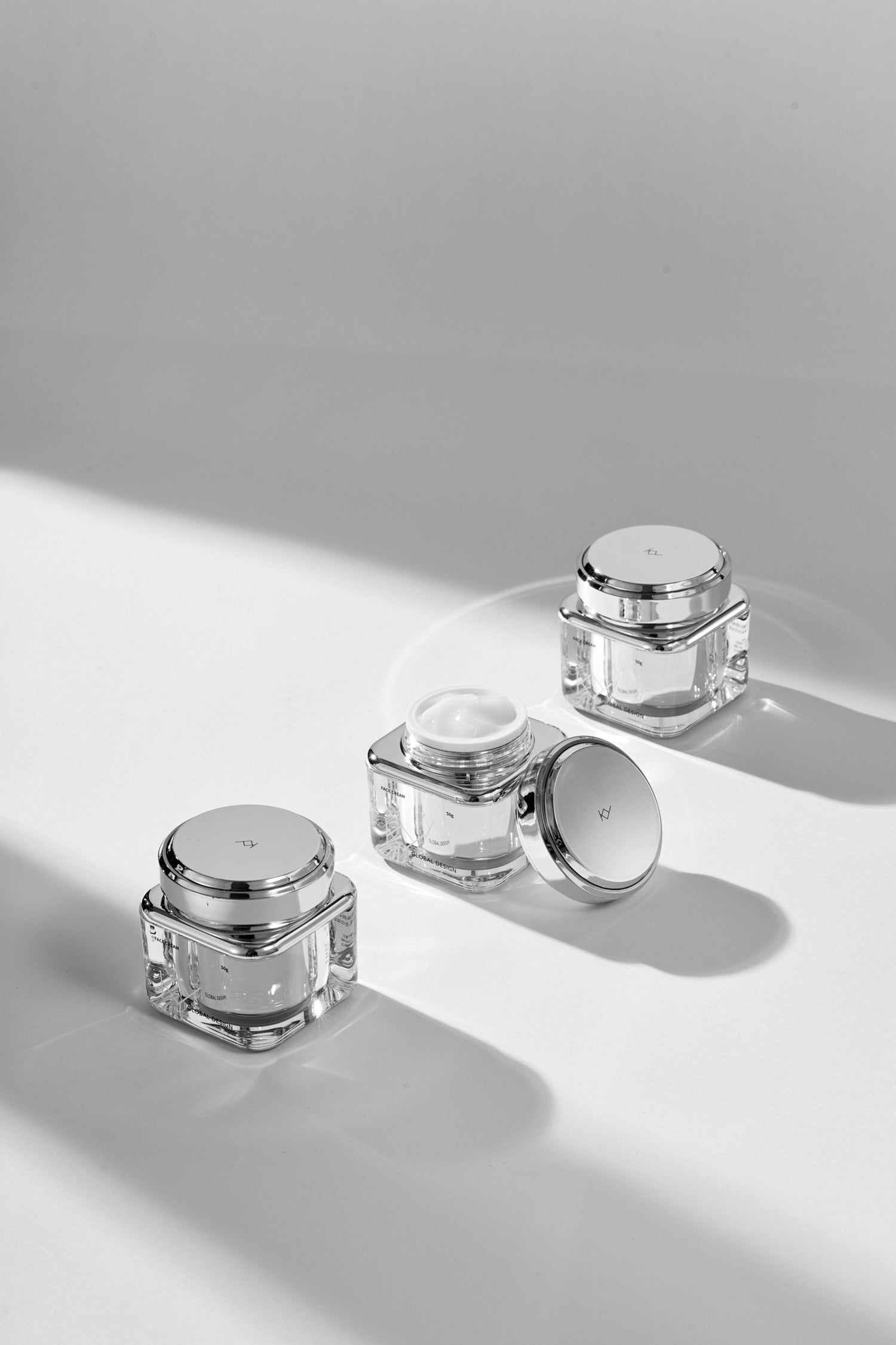 GD造型室特輯!!限時特惠韓國KY陶瓷肌高保濕面霜買大50g送小5g