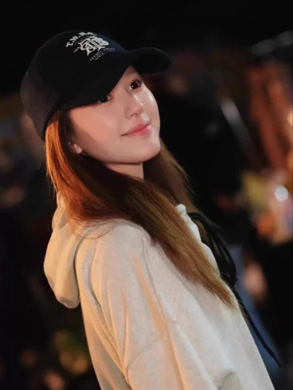 韓國 muahmuah  趙露思同款挺感連帽長袖T恤  (現貨+預購)