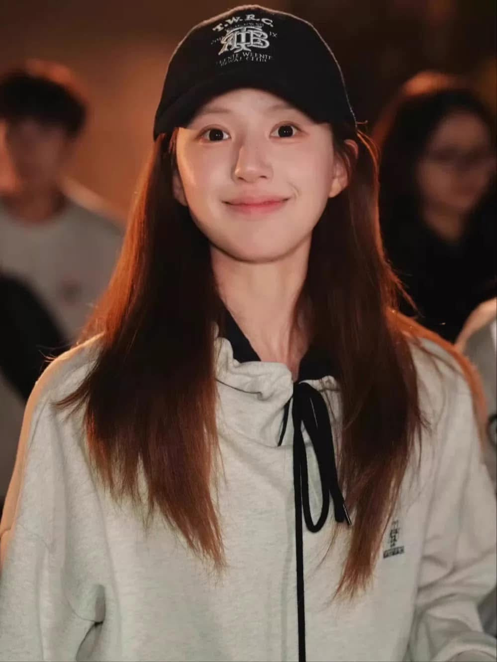 韓國 muahmuah  趙露思同款挺感連帽長袖T恤  (現貨+預購)