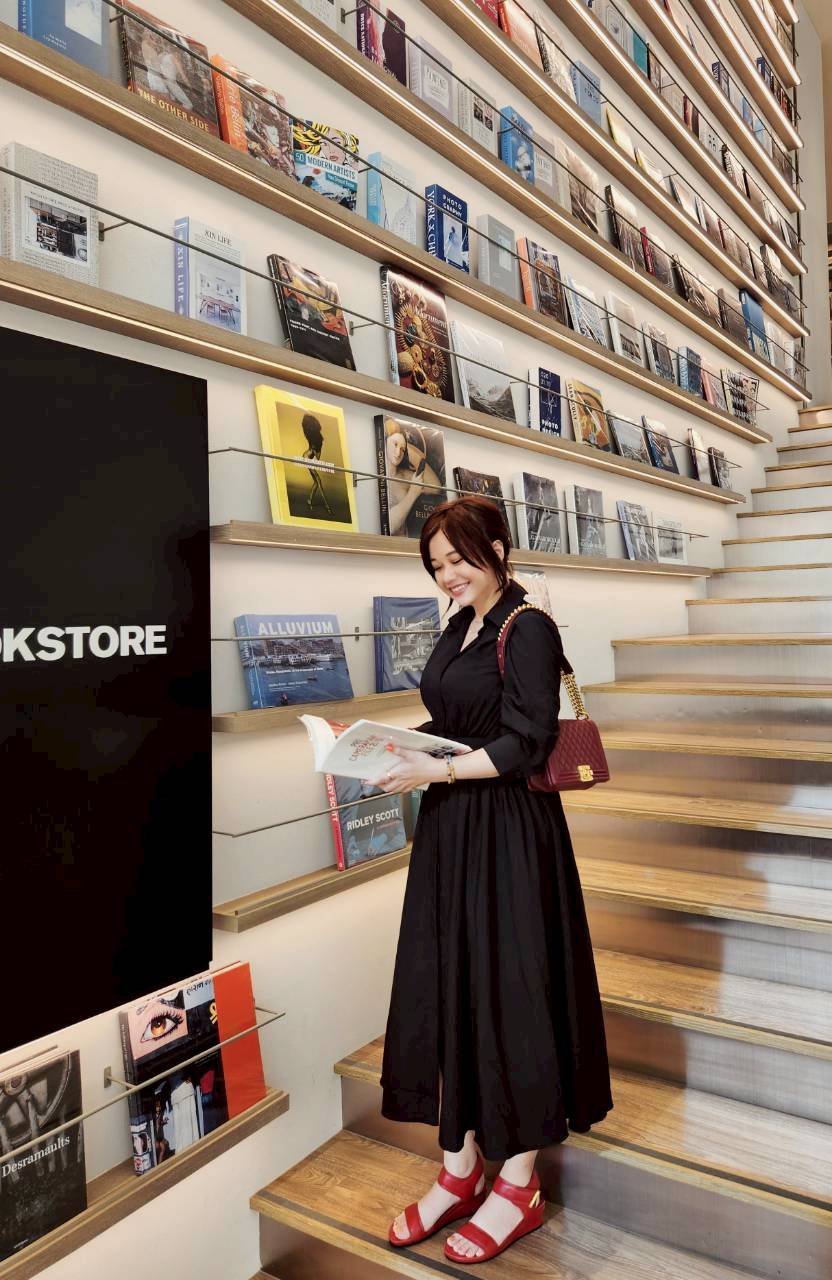 💖新品上架【梨花瑪雅】韓國設計自訂款氣質優雅韓風氣質珍珠釦襯衫垂墜美感傘裙長洋裝