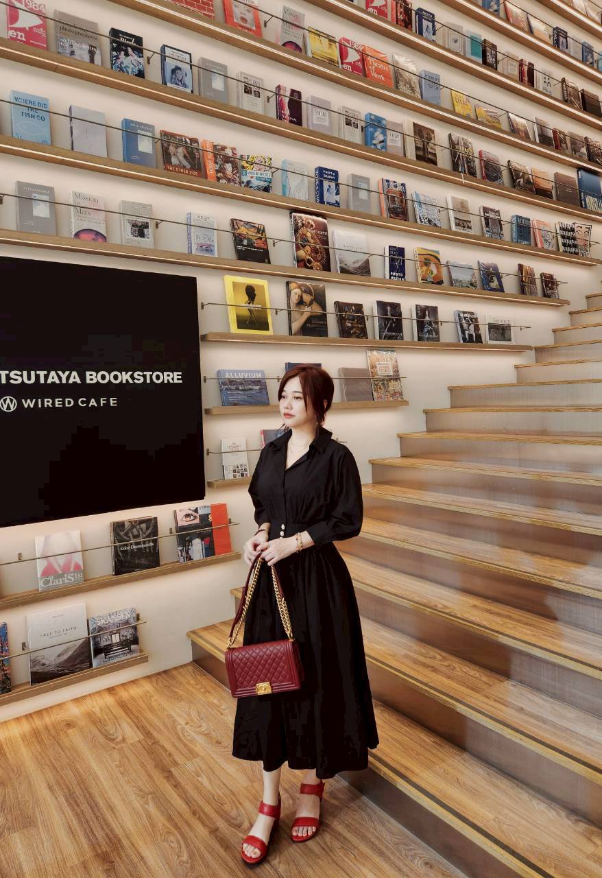 💖新品上架【梨花瑪雅】韓國設計自訂款氣質優雅韓風氣質珍珠釦襯衫垂墜美感傘裙長洋裝