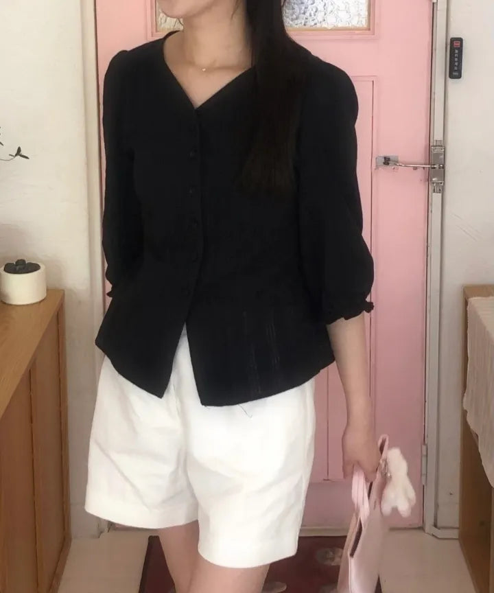 🆕新品上架【梨花娘】韓國品牌 ROEM細節V領綁帶襯衫(2色)