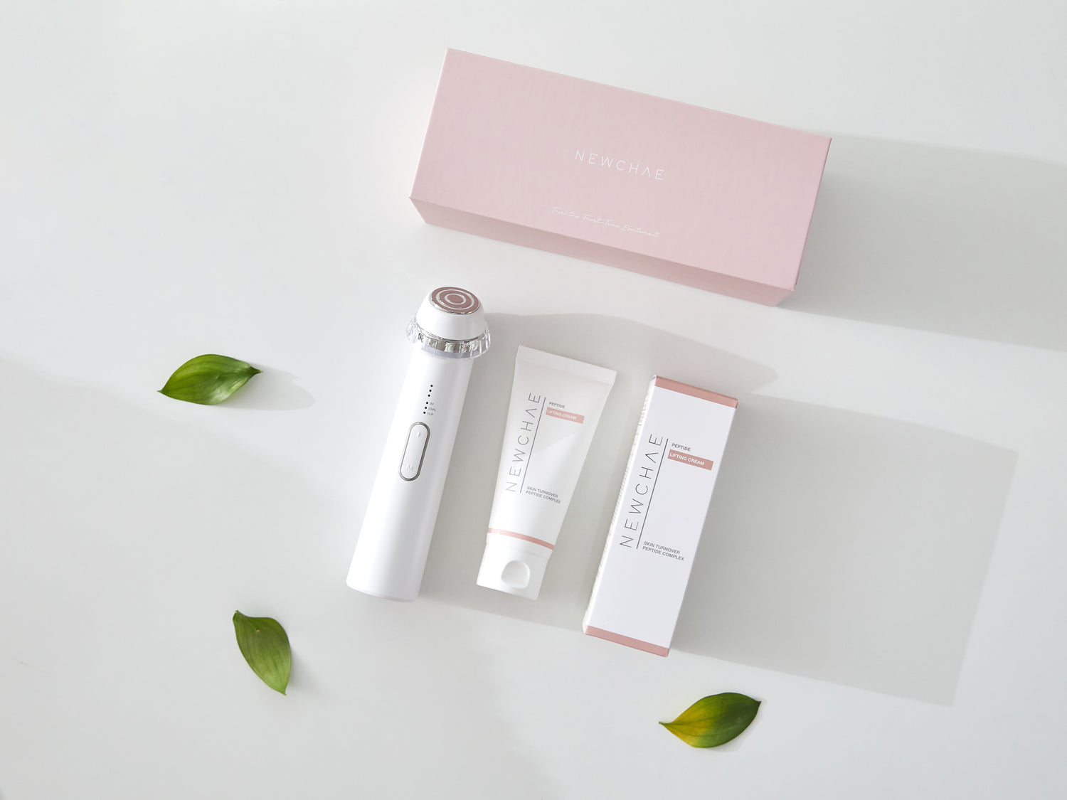 🆕新品上架【梨花娘】韓國醫美團隊研製全機韓國製造原裝進口🤞市售唯一NEWCHAE 無痛保養 澎潤X輪廓X導入三效水光美容儀(贈膠原胜肽水潤霜X1市值$1590)