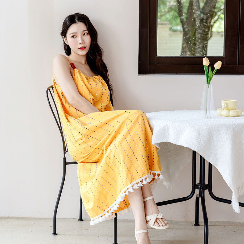 🆕新品上架【梨花瑪雅】實拍選品度假風鬆弛感黃色顯白流蘇吊帶長洋裝