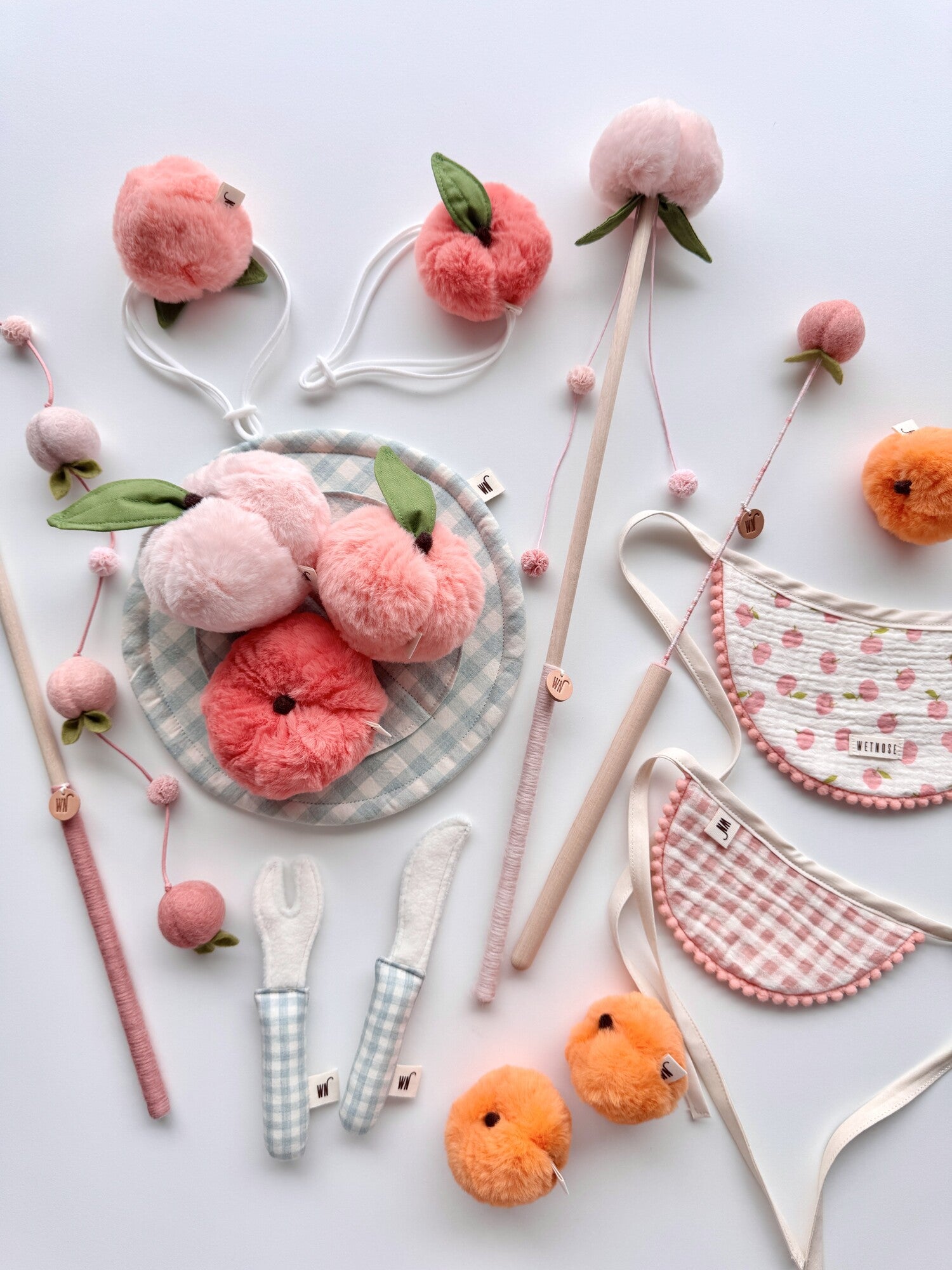 🆕新品上架【梨花娘】💖韓國品牌 WETNOSE 水蜜桃逗貓棒玩具(手工製作,等待期約10~15天)