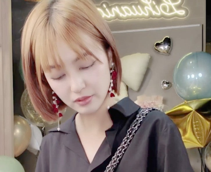 🆕新品上架【梨花瑪雅】💖一串酒紅植絨風鈴花珍珠垂墜耳環禮盒裝💕