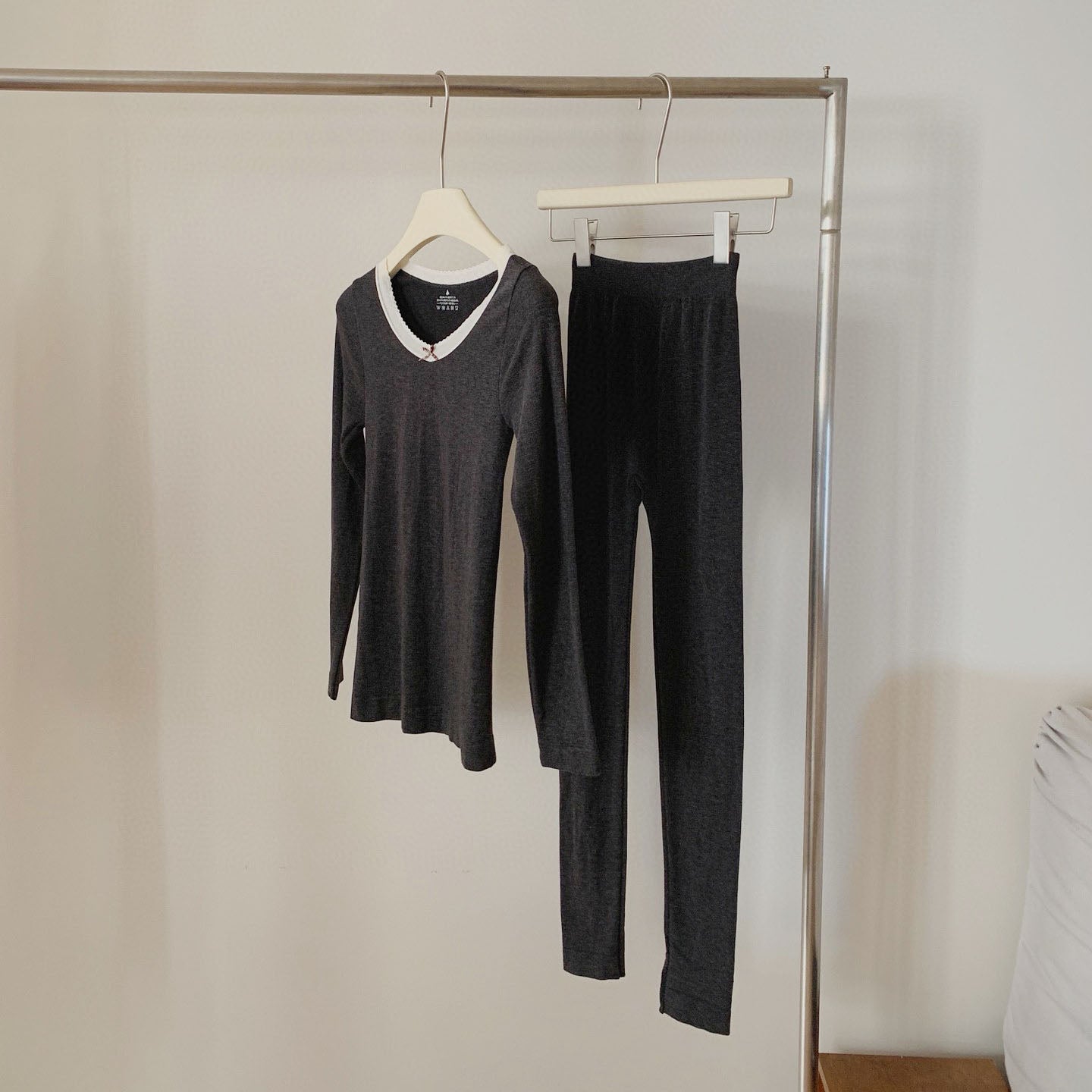 🆕新品上架💖【梨花瑪雅】🐏綿羊毛輕盈舒適V領合身發熱套裝(6色)