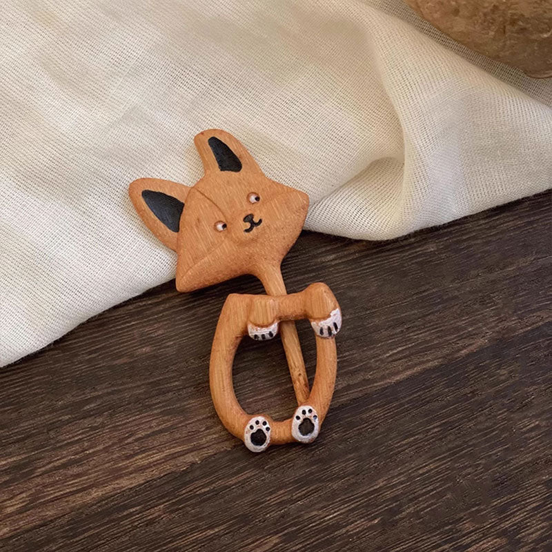 新品上架【梨花瑪雅】🐕🦺🐭🐱秋冬流行實木動物針織毛衣髪飾胸針(3款)